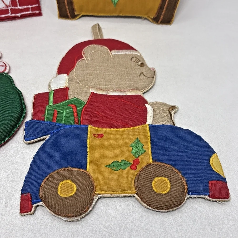 VTG Embroidered Christmas Kitschy Pot Holders Santa Teddy Bear Set of ‎ 4 Plush